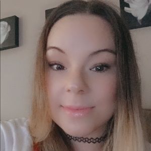 Meet your Posher, Roxanne